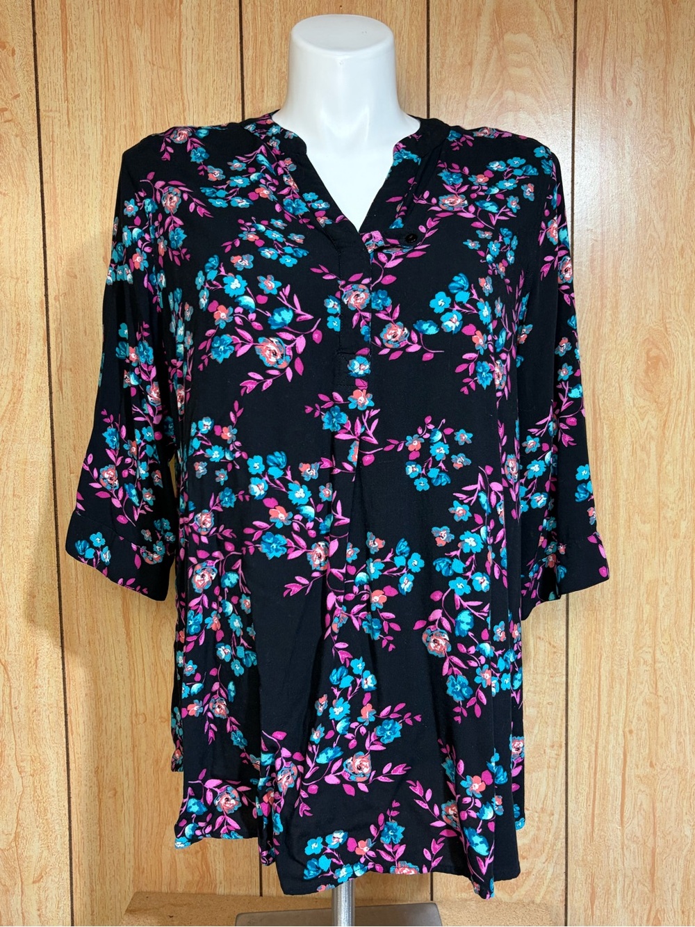 Woman Within Floral V-Neck Blouse - Black with Pink & Teal Floral SZ - L 18/20